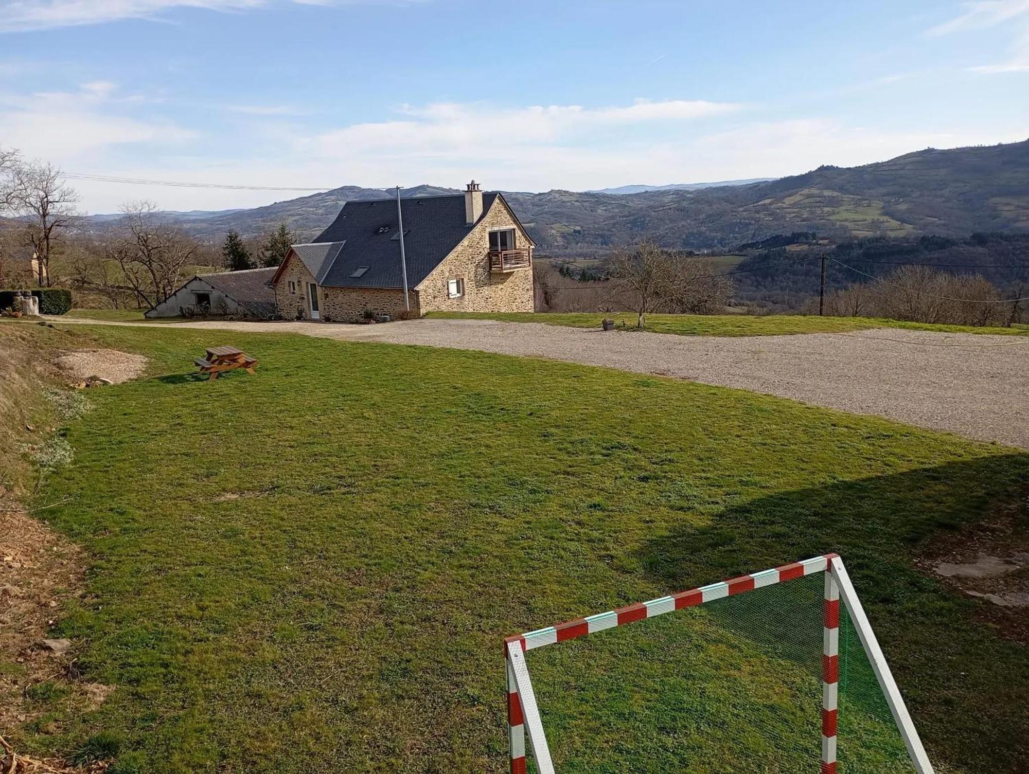 Appartement Charmant A Saint Come D'Olt Vue Montagne 80 M² Balconc Exterior foto